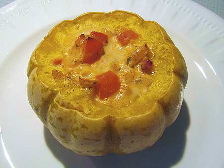 Gefüllter Mikrowellenkürbis